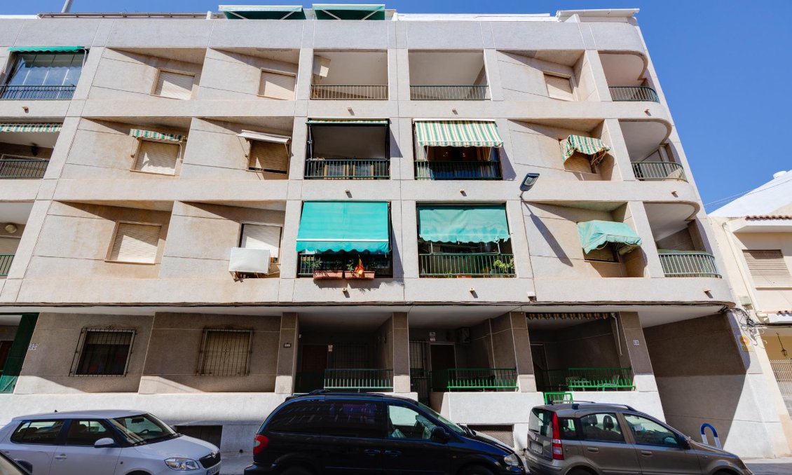 Segunda mano - Apartamento -
Torrevieja - Estacion De Autobuses