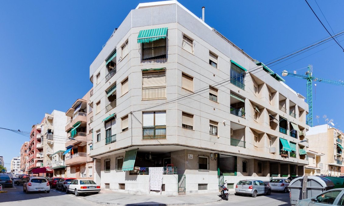 Segunda mano - Apartamento -
Torrevieja - Estacion De Autobuses
