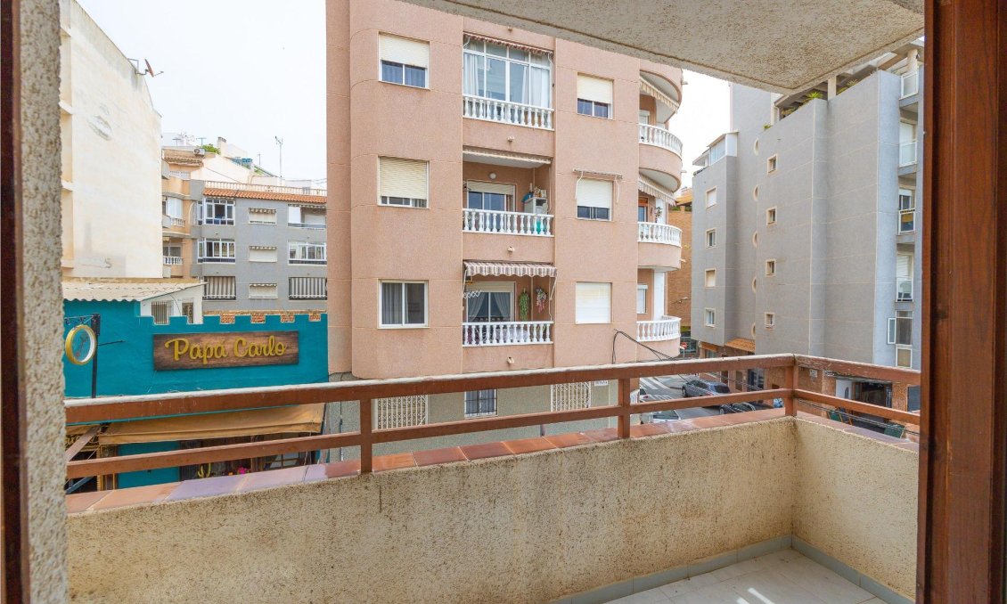 Segunda mano - Apartamento -
Torrevieja - Estacion De Autobuses