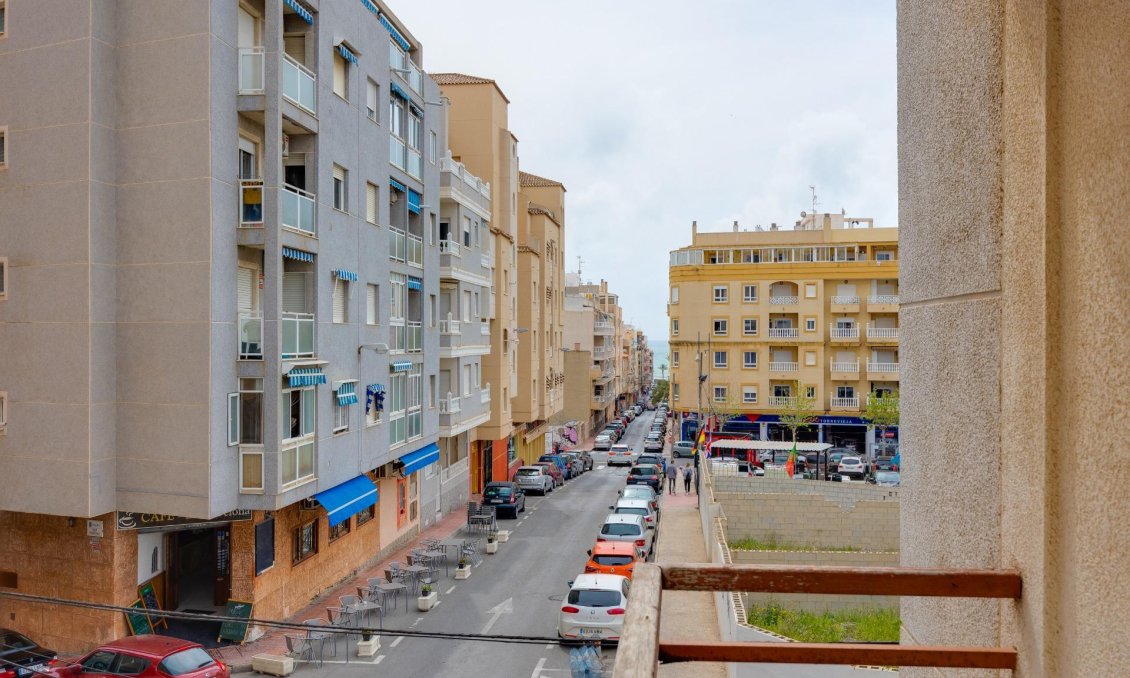 Segunda mano - Apartamento -
Torrevieja - Estacion De Autobuses