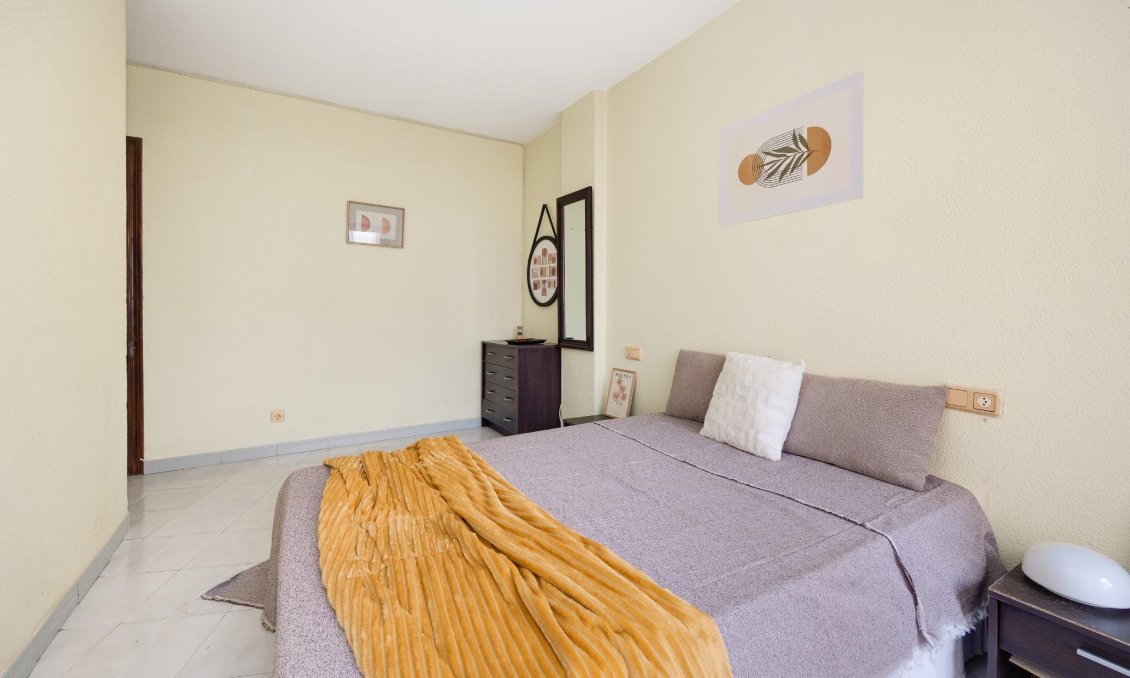 Segunda mano - Apartamento -
Torrevieja - Estacion De Autobuses