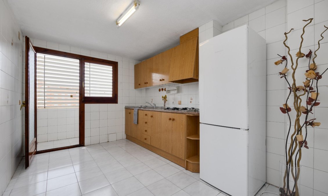 Segunda mano - Apartamento -
Torrevieja - Estacion De Autobuses
