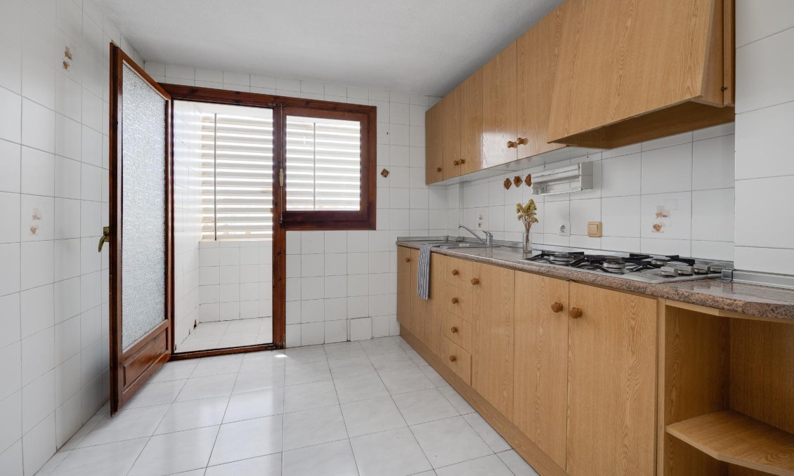 Segunda mano - Apartamento -
Torrevieja - Estacion De Autobuses