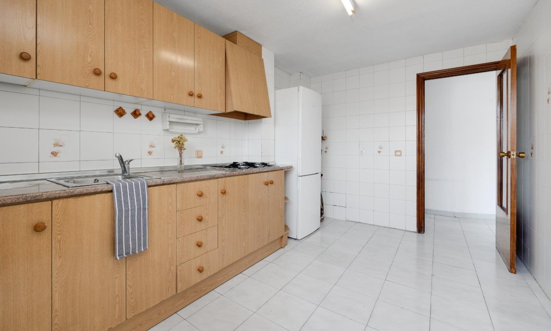Segunda mano - Apartamento -
Torrevieja - Estacion De Autobuses