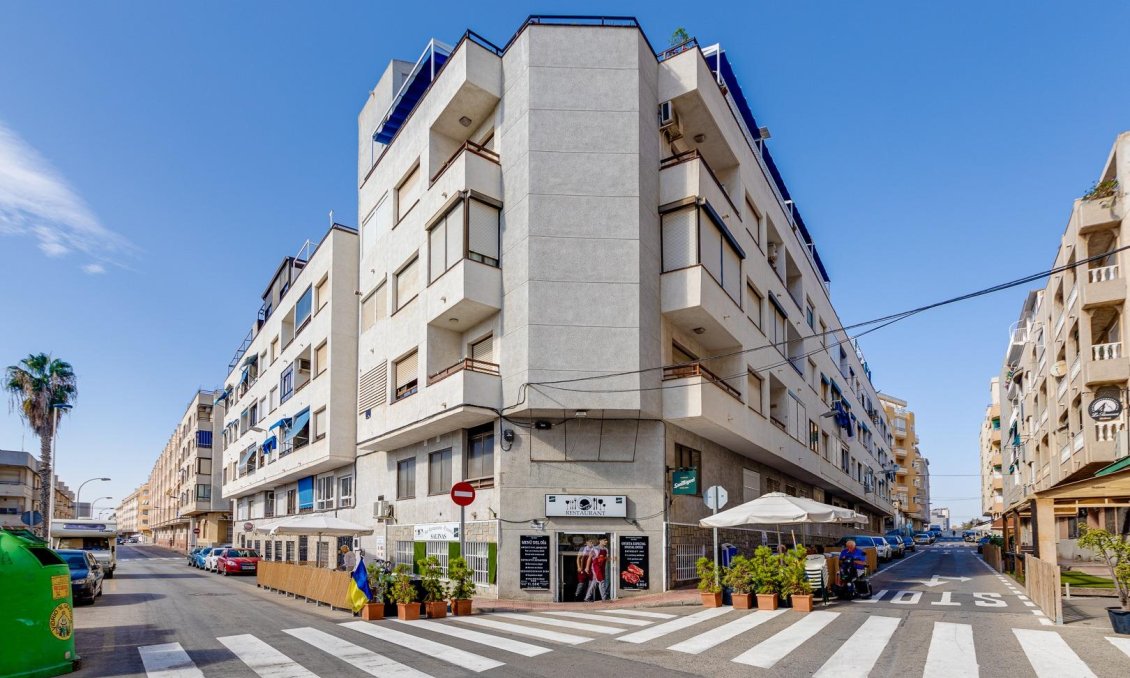 Segunda mano - Apartamento -
Torrevieja - Estacion De Autobuses