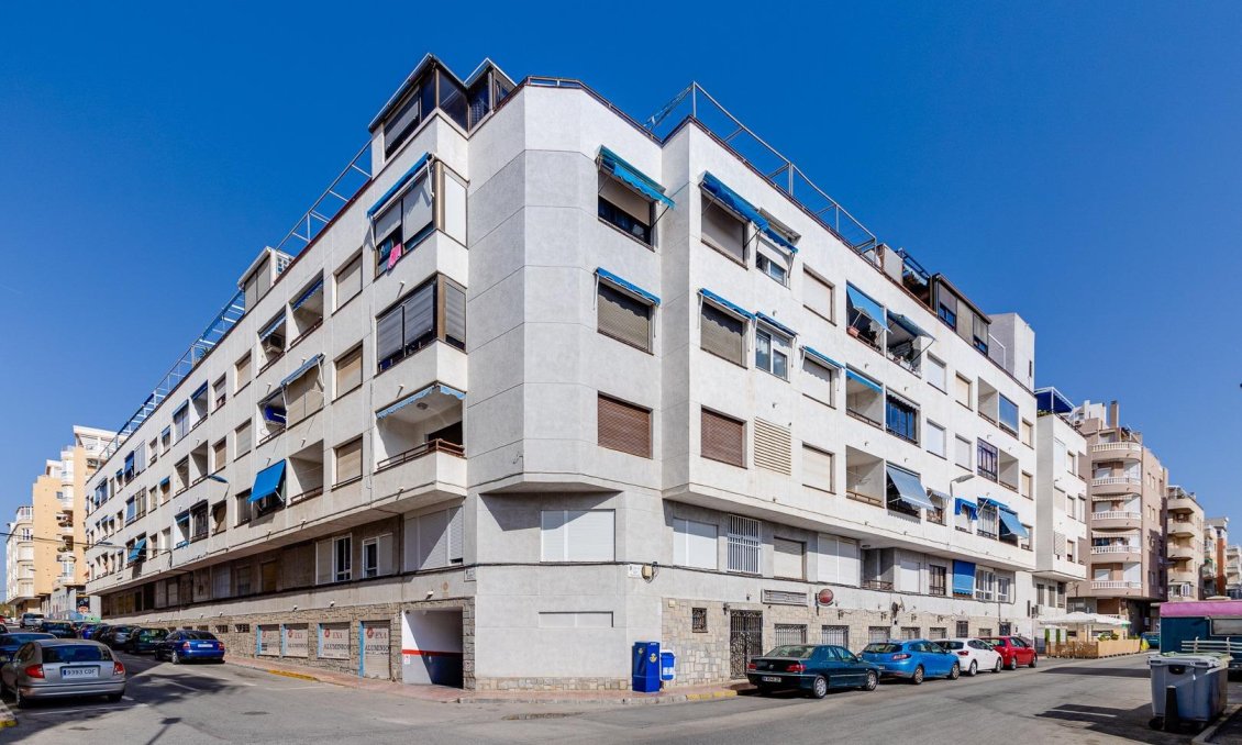 Segunda mano - Apartamento -
Torrevieja - Estacion De Autobuses