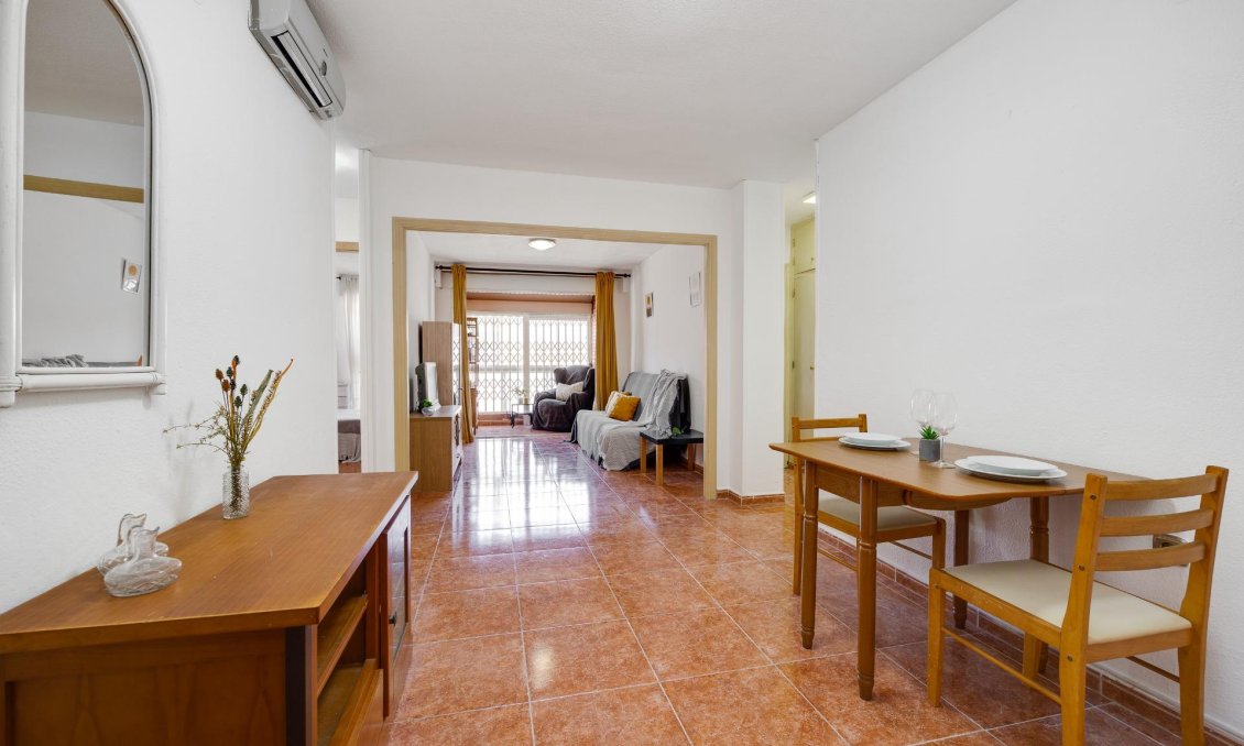 Segunda mano - Apartamento -
Torrevieja - Playa De Los Naufragos