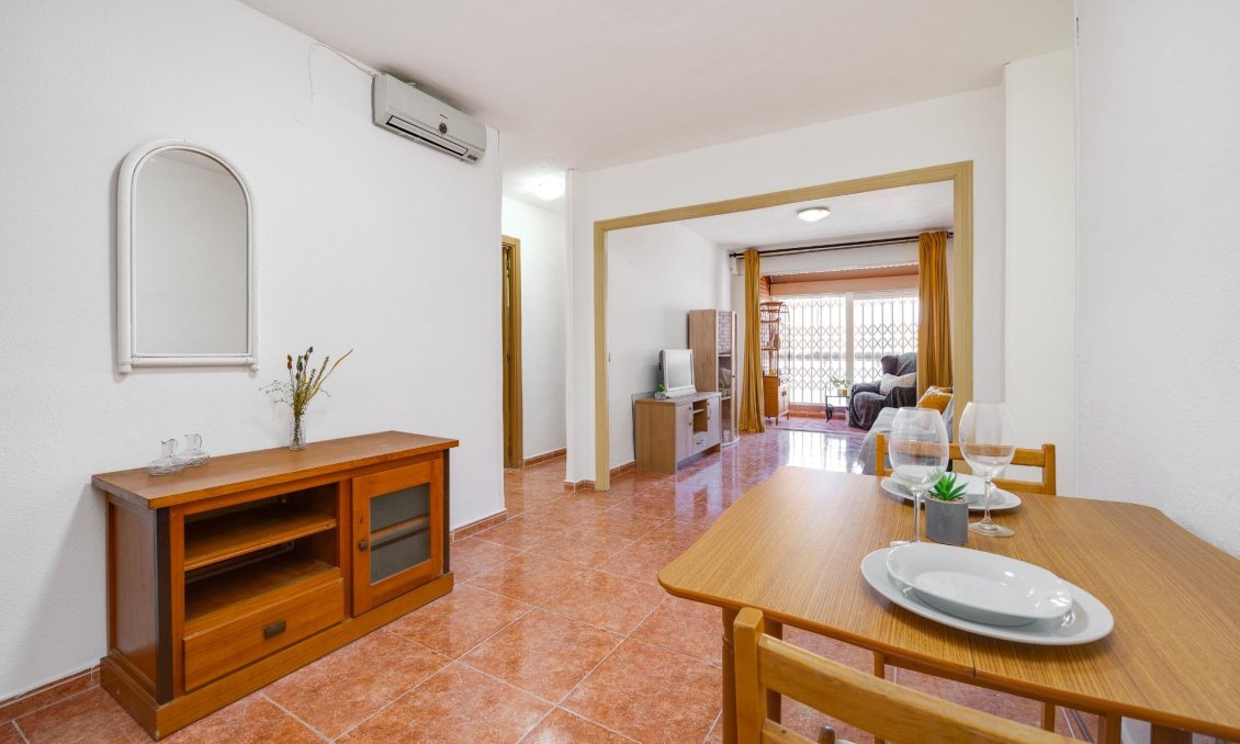 Segunda mano - Apartamento -
Torrevieja - Playa De Los Naufragos
