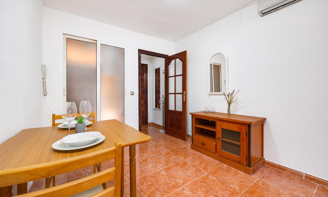 Segunda mano - Apartamento -
Torrevieja - Playa De Los Naufragos