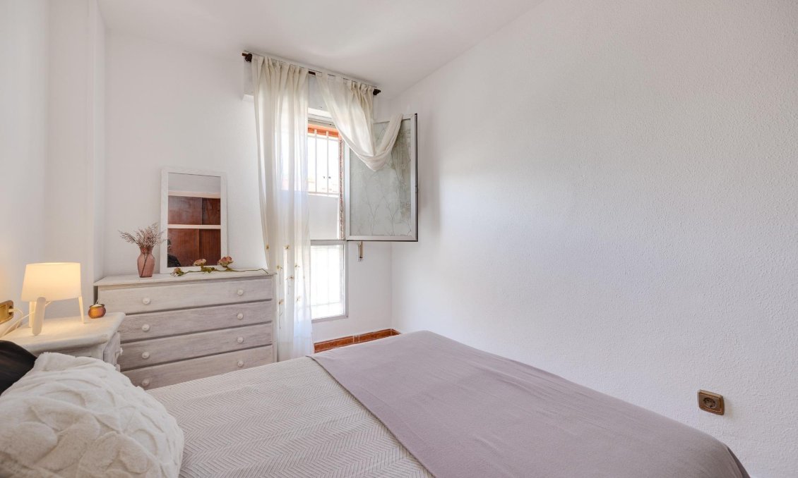 Segunda mano - Apartamento -
Torrevieja - Playa De Los Naufragos