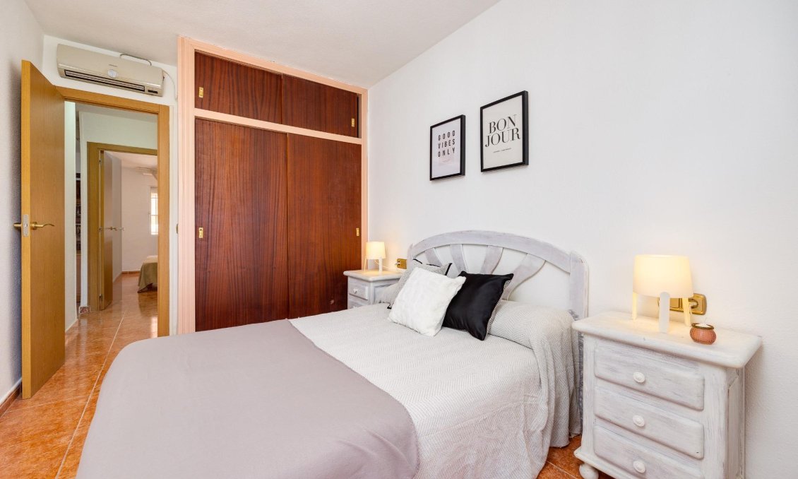 Segunda mano - Apartamento -
Torrevieja - Playa De Los Naufragos