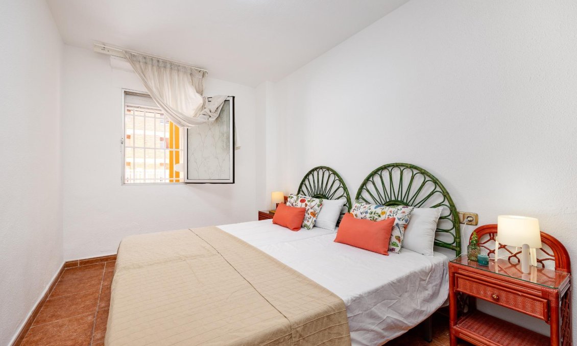 Segunda mano - Apartamento -
Torrevieja - Playa De Los Naufragos
