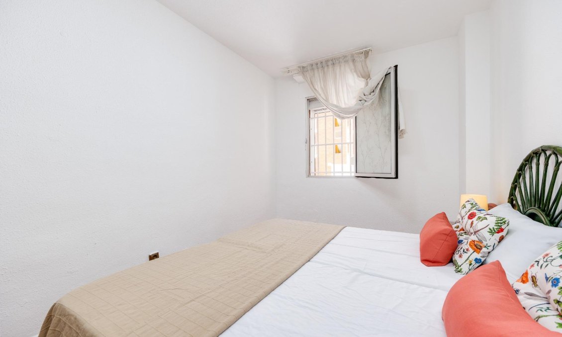Segunda mano - Apartamento -
Torrevieja - Playa De Los Naufragos