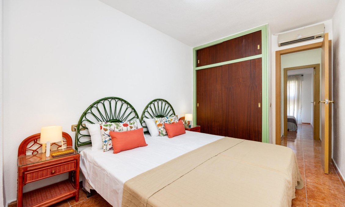 Segunda mano - Apartamento -
Torrevieja - Playa De Los Naufragos