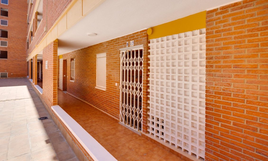 Segunda mano - Apartamento -
Torrevieja - Playa De Los Naufragos