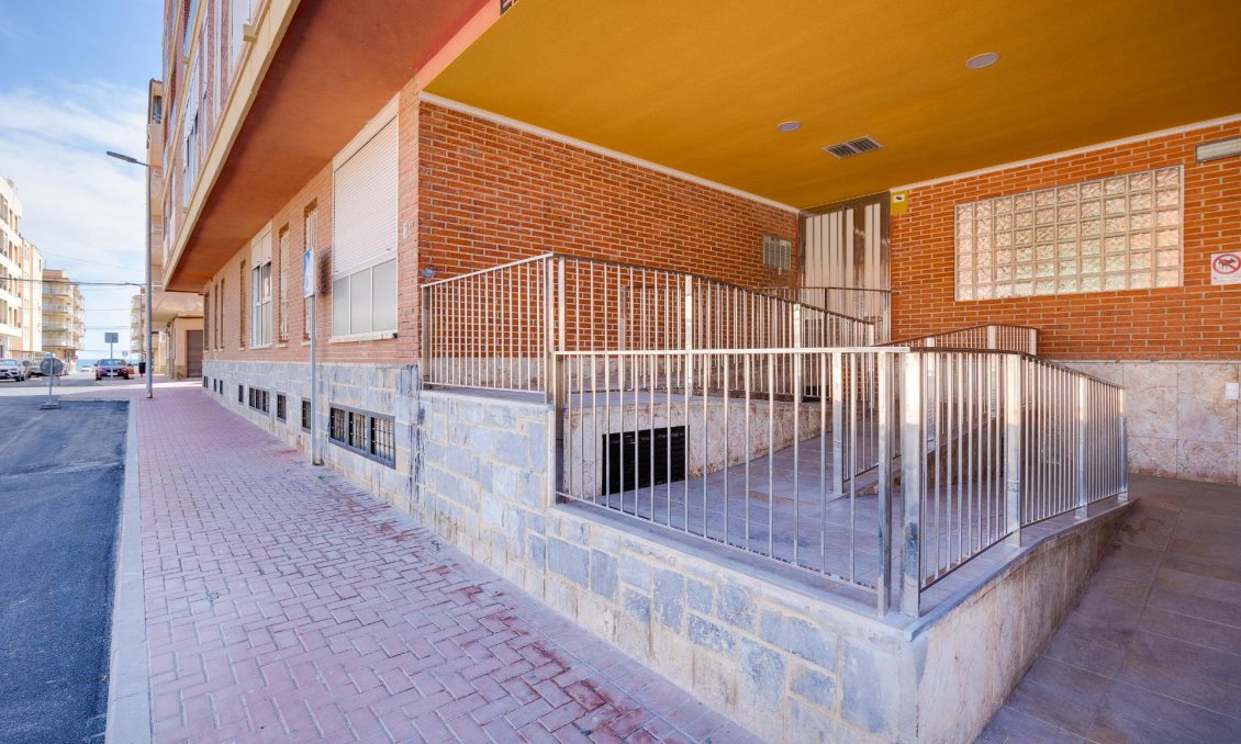 Segunda mano - Apartamento -
Torrevieja - Playa De Los Naufragos