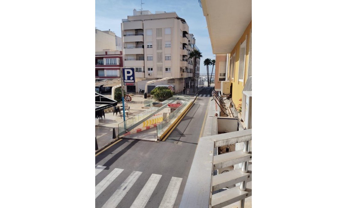 Segunda mano - Apartamento -
Torrevieja - Centro