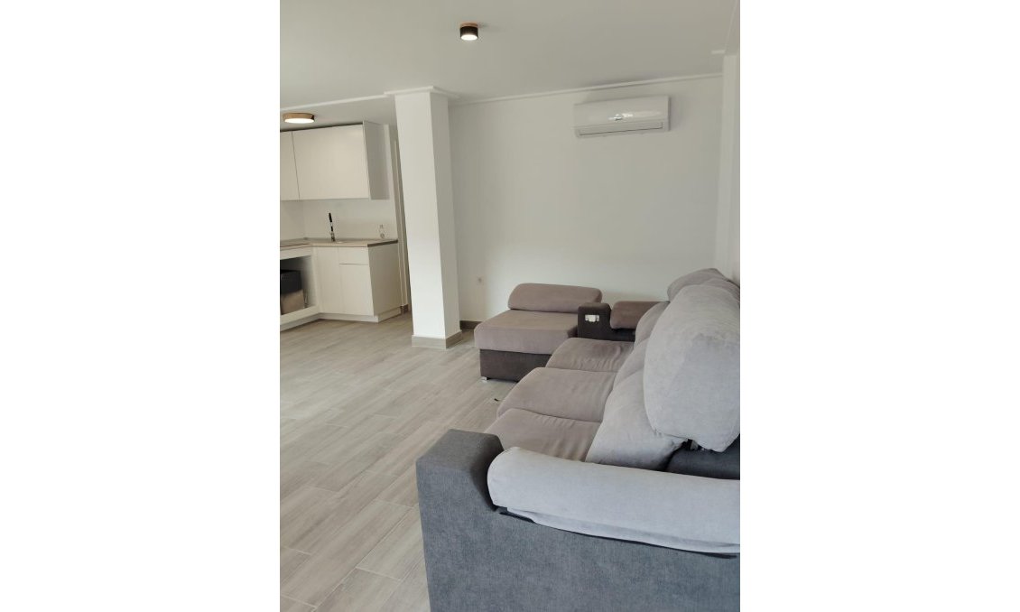 Segunda mano - Apartamento -
Torrevieja - Centro
