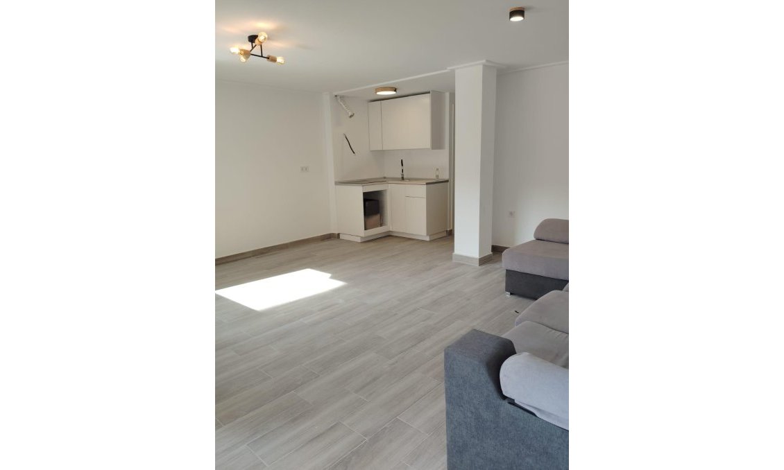 Segunda mano - Apartamento -
Torrevieja - Centro