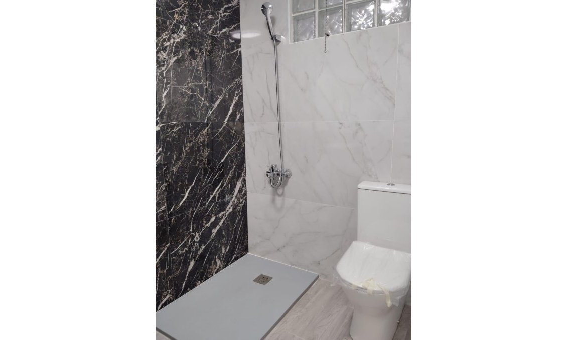 Segunda mano - Apartamento -
Torrevieja - Centro