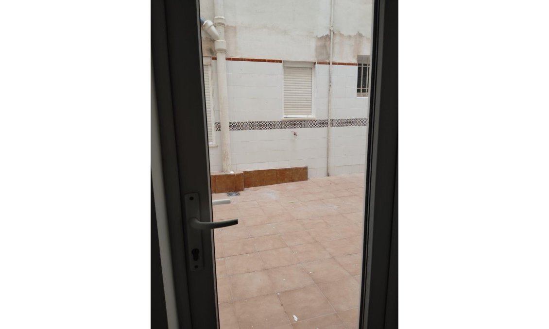 Segunda mano - Apartamento -
Torrevieja - Centro