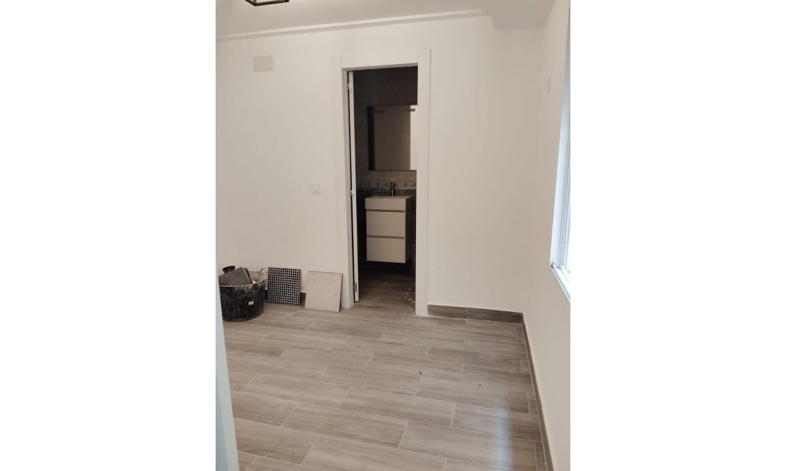 Segunda mano - Apartamento -
Torrevieja - Centro