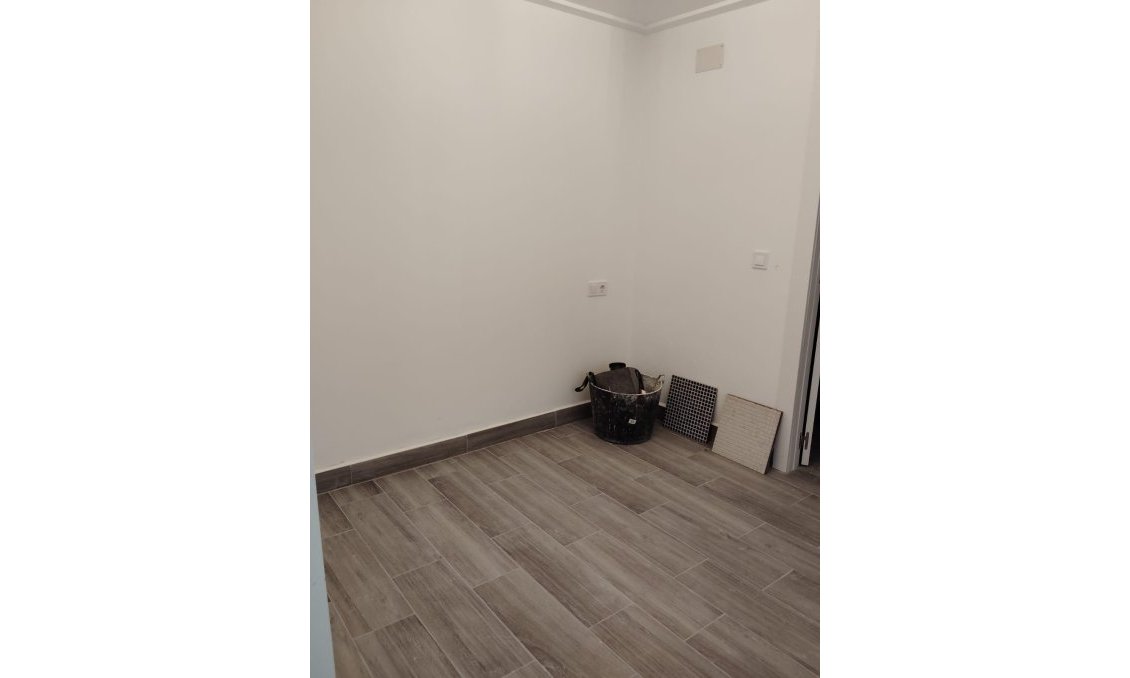 Segunda mano - Apartamento -
Torrevieja - Centro