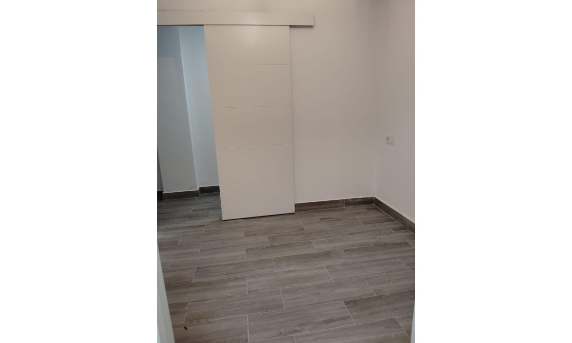 Segunda mano - Apartamento -
Torrevieja - Centro