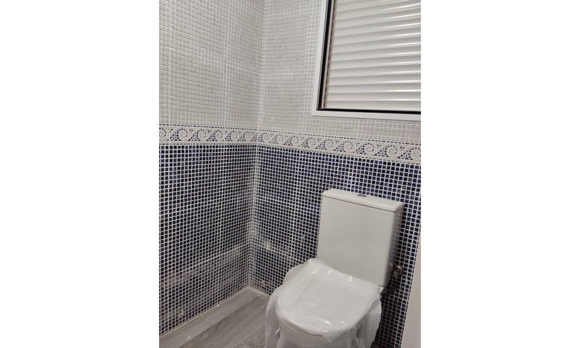 Segunda mano - Apartamento -
Torrevieja - Centro