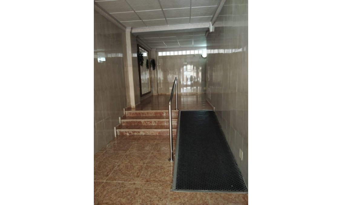 Segunda mano - Apartamento -
Torrevieja - Centro