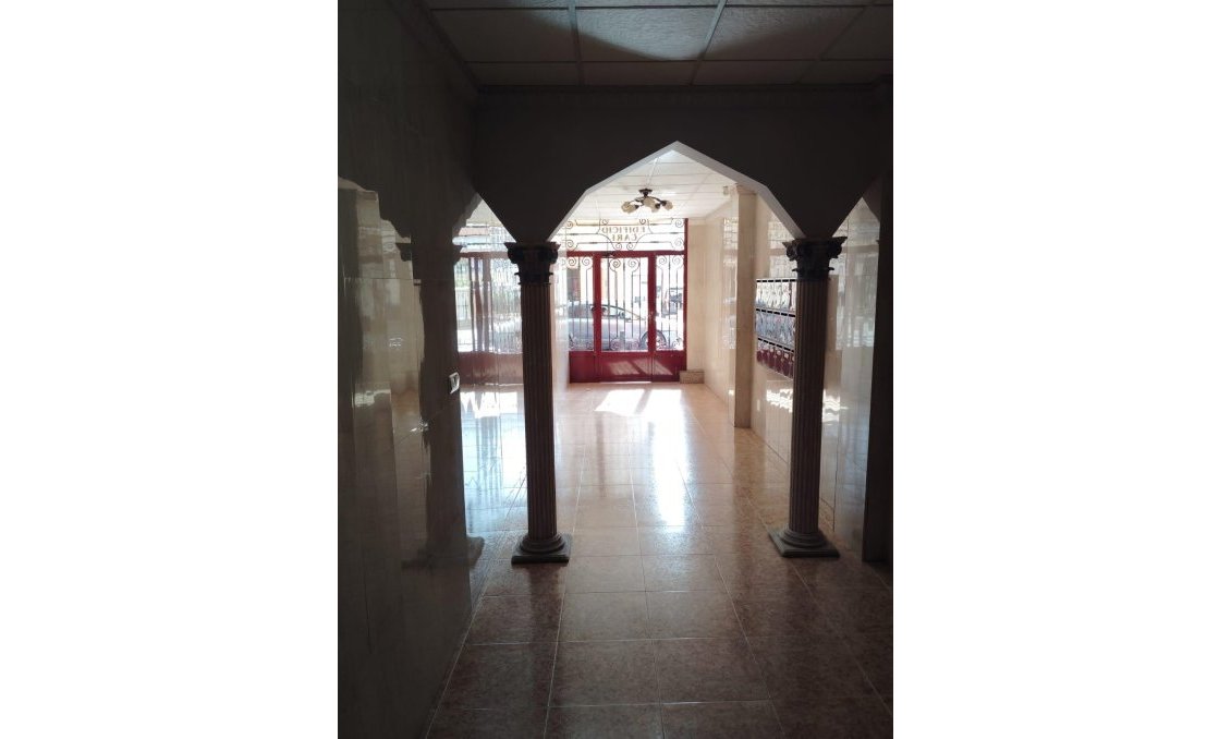 Segunda mano - Apartamento -
Torrevieja - Centro