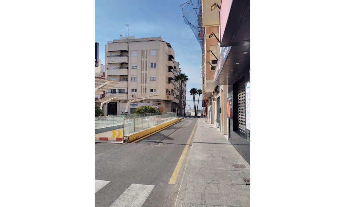 Segunda mano - Apartamento -
Torrevieja - Centro