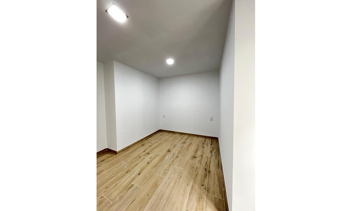 Segunda mano - Apartamento -
Torrevieja - La Mata
