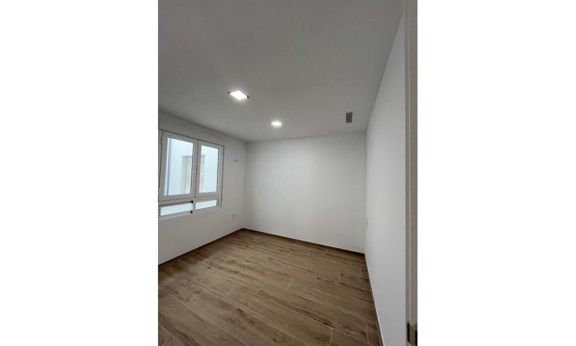Segunda mano - Apartamento -
Torrevieja - La Mata