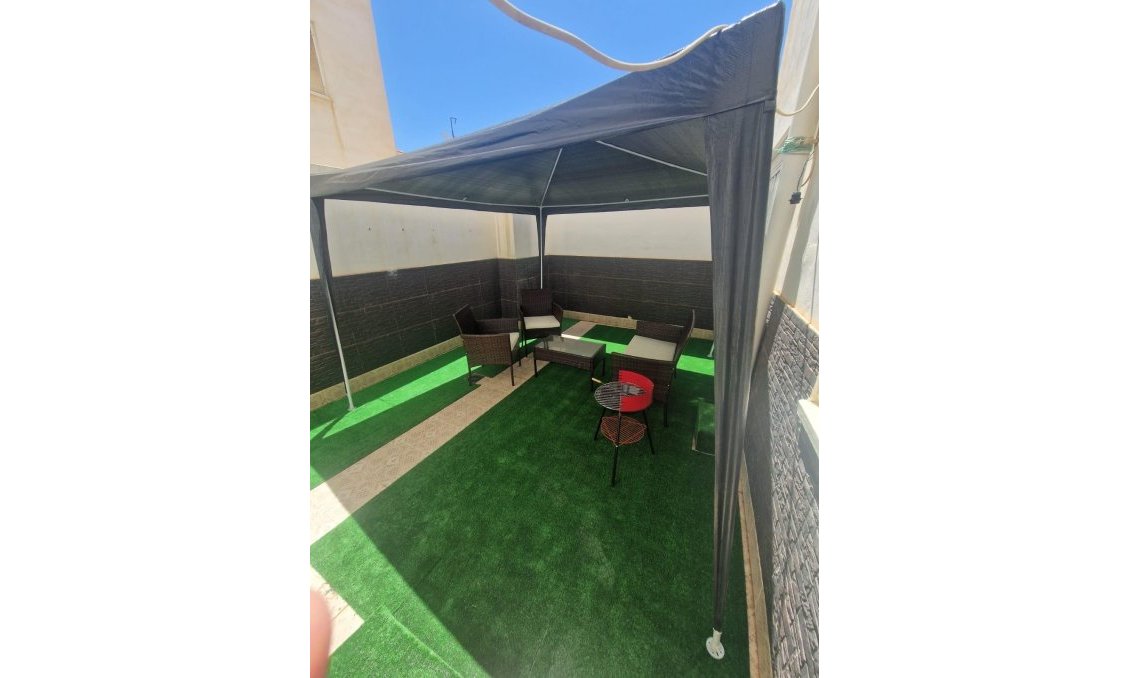 Segunda mano - Apartamento -
Torrevieja - Centro - Muelle Pesquero