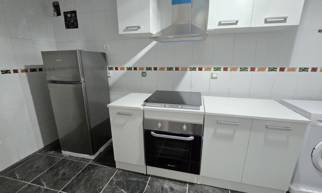 Segunda mano - Apartamento -
Torrevieja - Centro - Muelle Pesquero