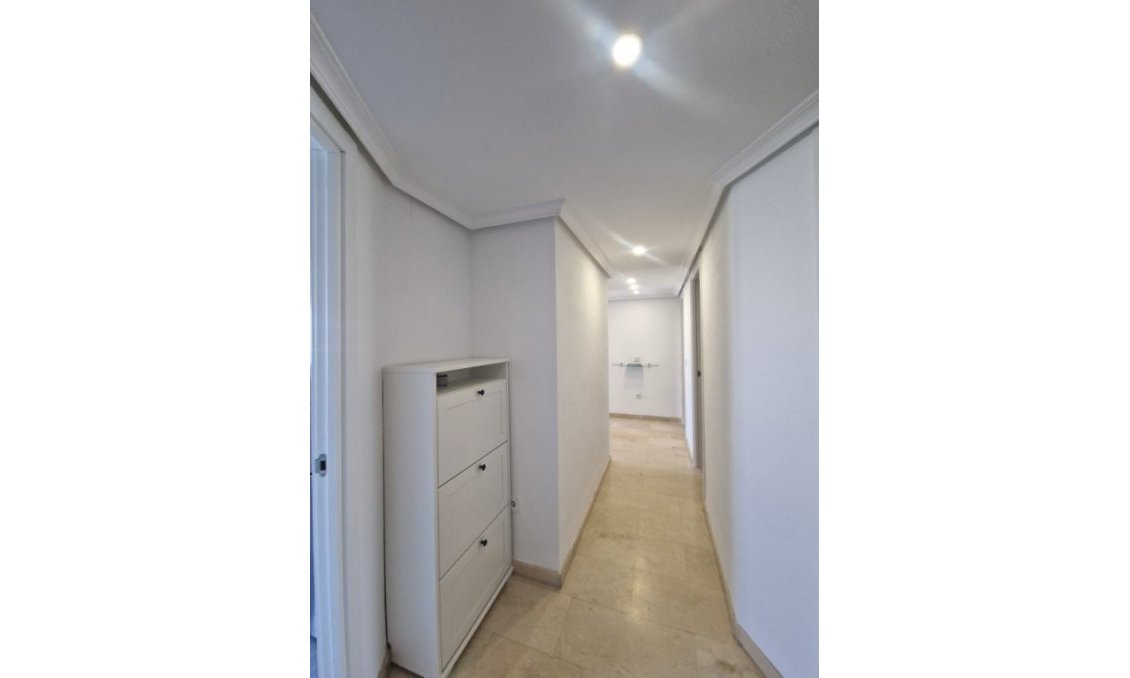 Wiederverkauf - Wohnung -
Albir - Costa Blanca