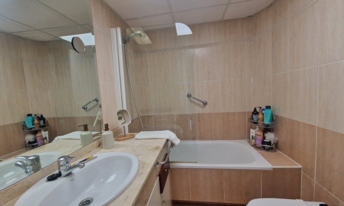 Wiederverkauf - Wohnung -
Albir - Costa Blanca