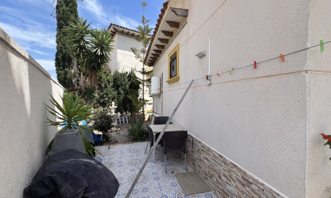 Segunda mano - Villa -
Orihuela - Inland