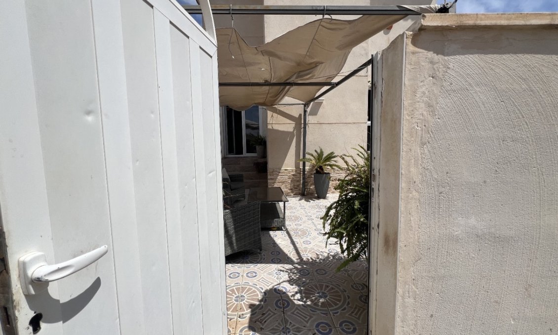 Segunda mano - Villa -
Orihuela - Inland
