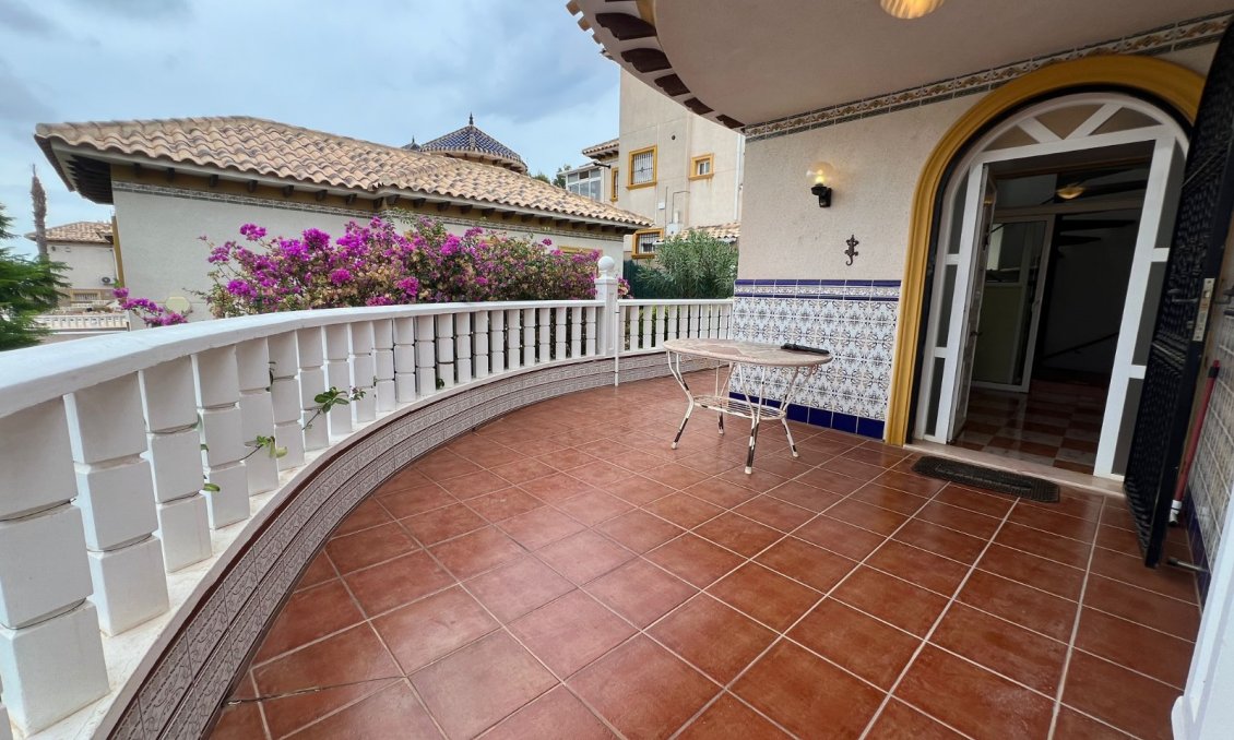 Segunda mano - Villa -
Orihuela - Inland
