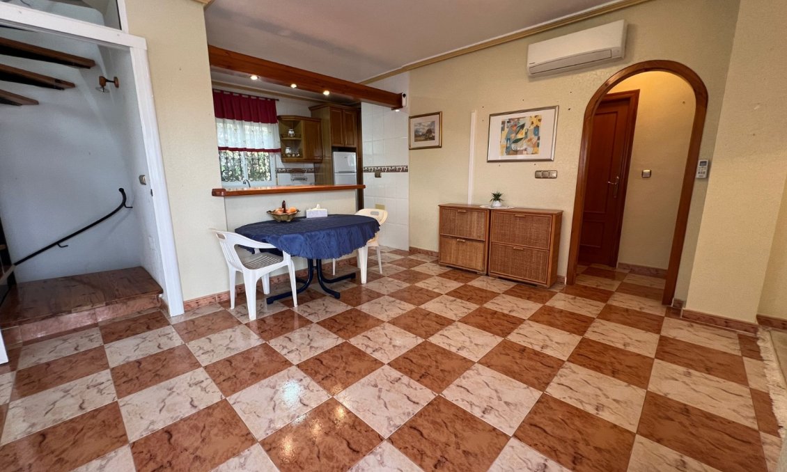 Segunda mano - Villa -
Orihuela - Inland