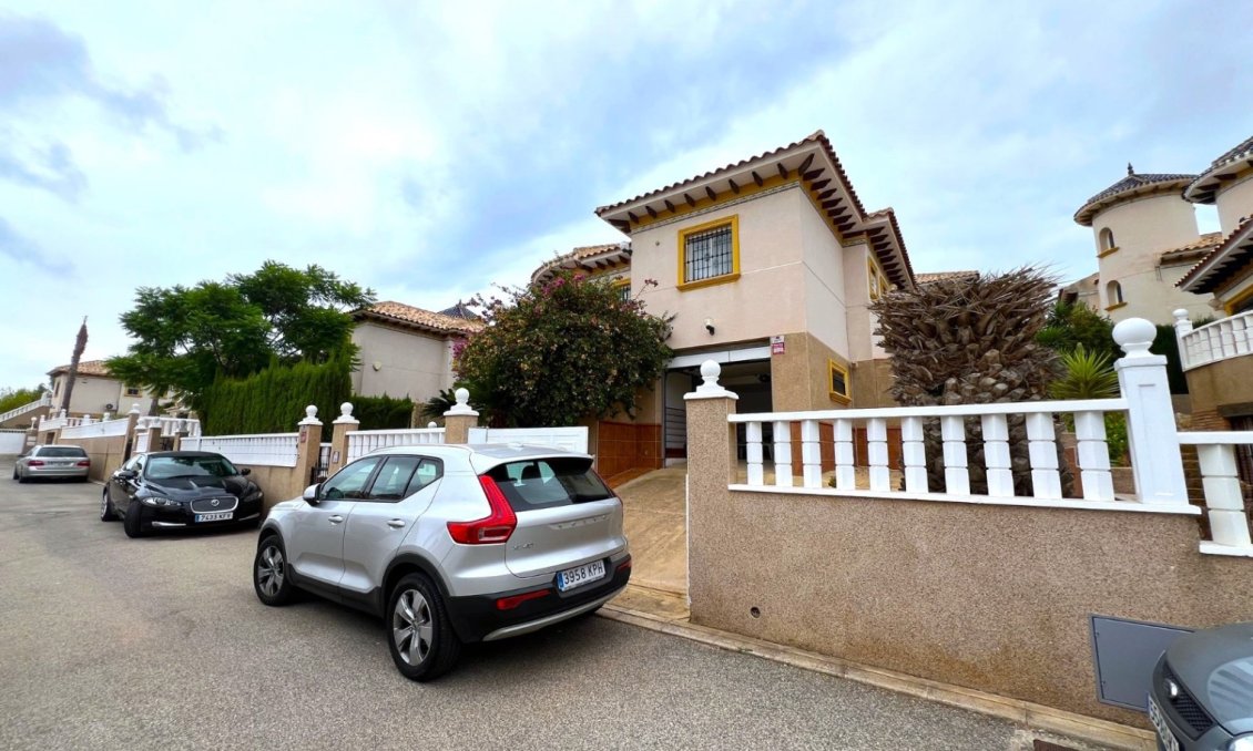 Segunda mano - Villa -
Orihuela - Inland