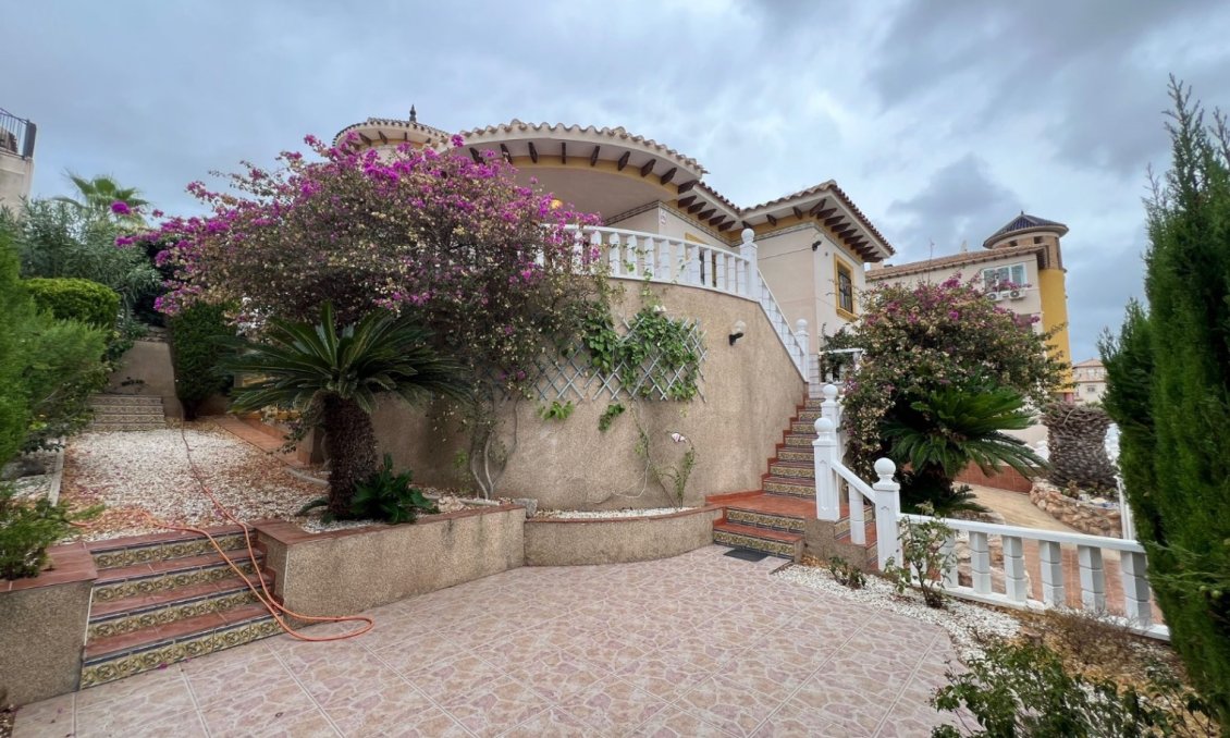 Segunda mano - Villa -
Orihuela - Inland