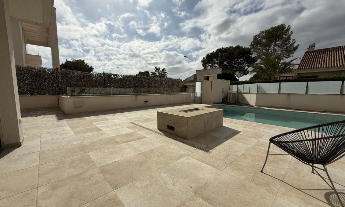 Segunda mano - Villa -
Orihuela - Inland