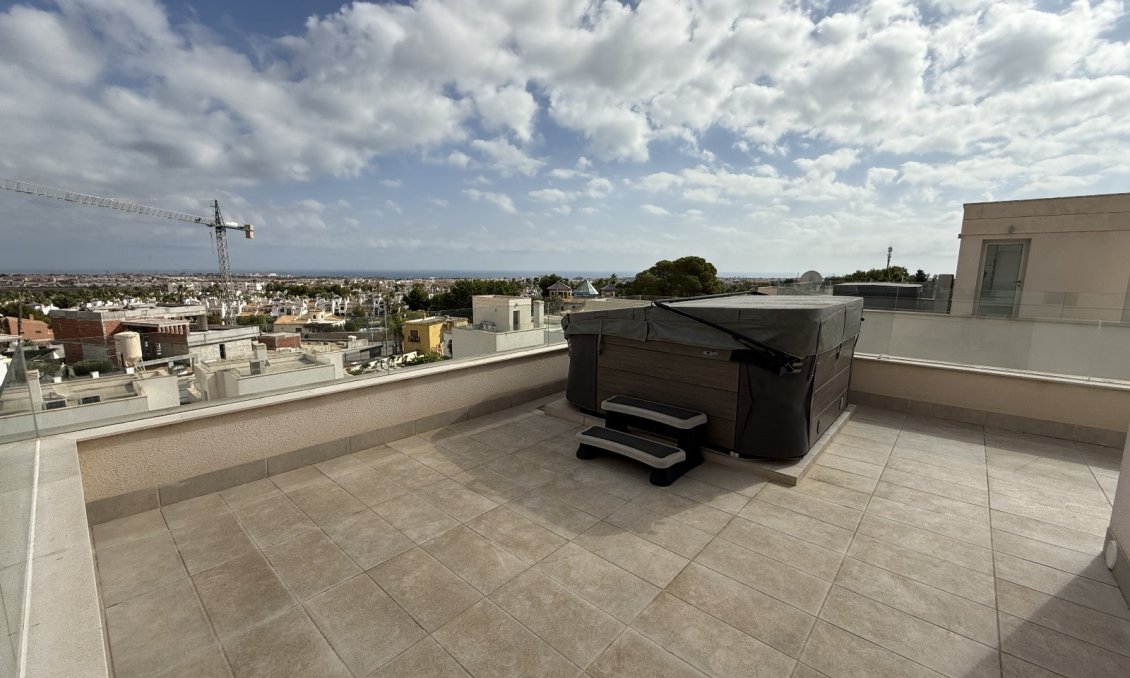Segunda mano - Villa -
Orihuela - Inland