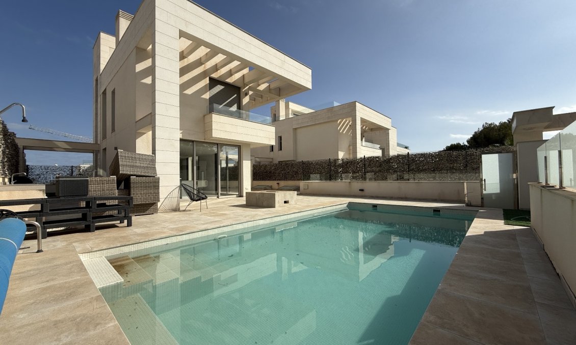 Segunda mano - Villa -
Orihuela - Inland