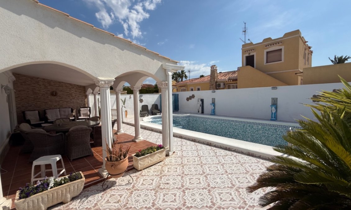 Segunda mano - Villa -
Torrevieja - Costa Blanca