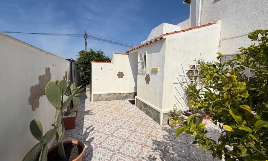 Segunda mano - Villa -
Torrevieja - Costa Blanca