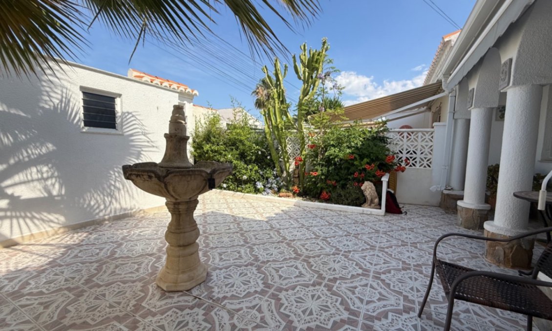 Segunda mano - Villa -
Torrevieja - Costa Blanca